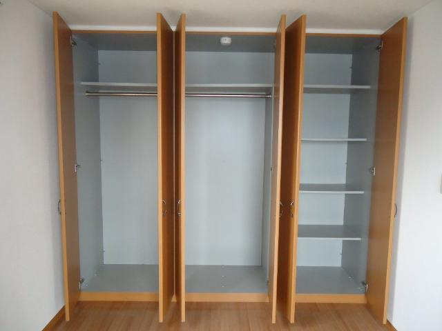 ロイヤルヒルズ青山の収納|収納（イメージ）