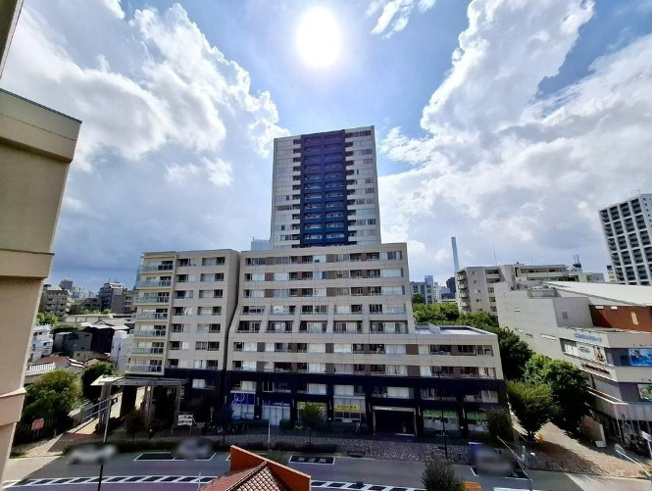 【展望】 | コープ野村大塚 | 頬をなでる優しい風を感じることが出来ます。つい深呼吸をしたくなる気持ちの良い眺望を楽しみましょう。