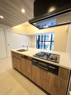 【キッチン】 | ブレイブトキワチョウツー | 3口ガスコンロのキッチン☆グリル・食洗器付き☆フラットなカウンター☆