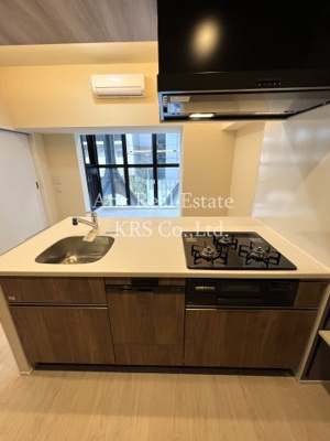 【キッチン】 | ブレイブトキワチョウツー | 3口ガスコンロのキッチン☆グリル・食洗器付き☆フラットなカウンター☆