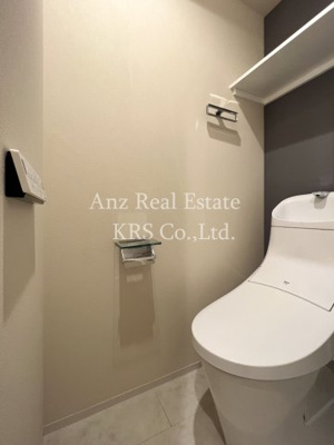 【トイレ】 | ブレイブトキワチョウツー | シャワートイレ☆ペーパーフォルダーの上にイイ感じの棚☆