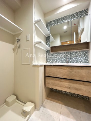 【洗面所】 | ブレイブトキワチョウツー | 室内洗濯機置場とその上にも棚♪