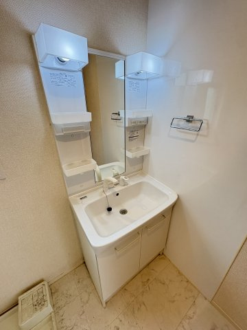 xevo熊川の独立洗面台