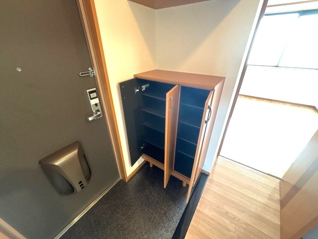 スティ・マキの玄関