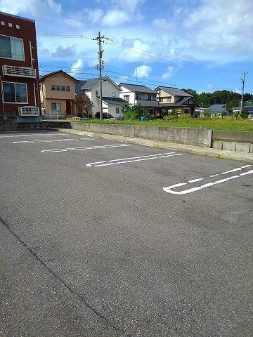 サクラヒルズの駐車場