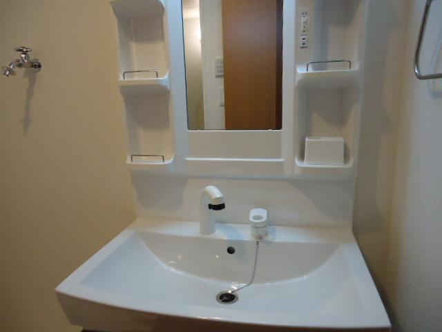 ヨーコーポ広の独立洗面台|洗髪洗面化粧台