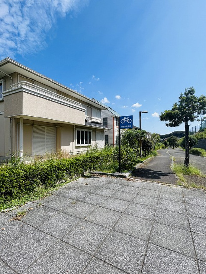 【前面道路含む現地写真】 | 筑紫野市美しが丘南２丁目　戸建て