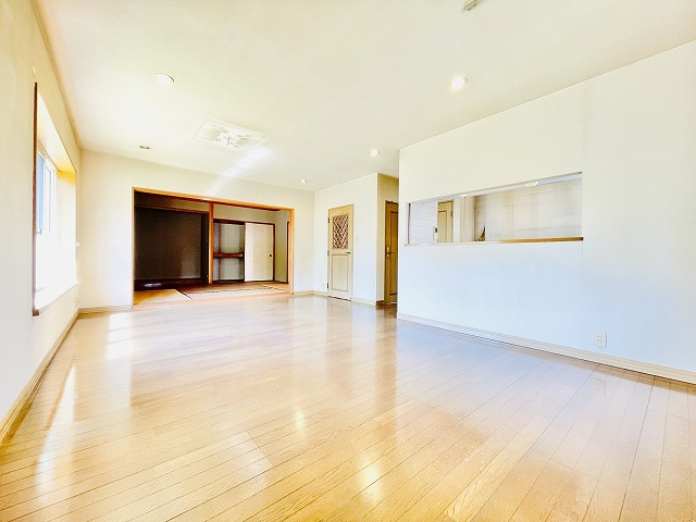 【居間・リビング】 | 筑紫野市美しが丘南２丁目　戸建て