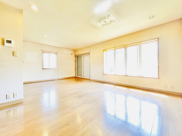 【居間・リビング】 | 筑紫野市美しが丘南２丁目　戸建て