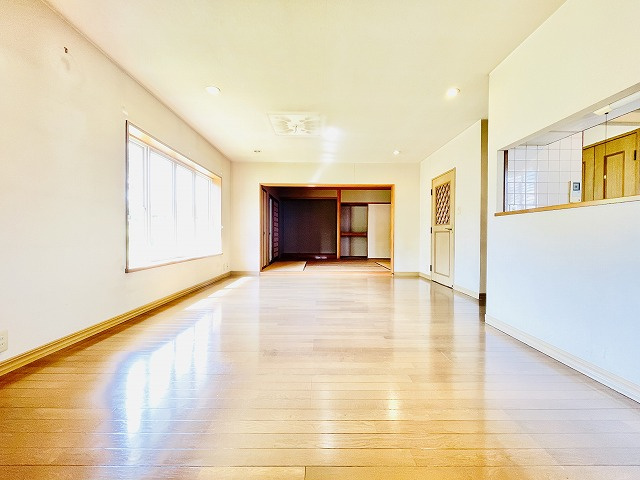 【居間・リビング】 | 筑紫野市美しが丘南２丁目　戸建て