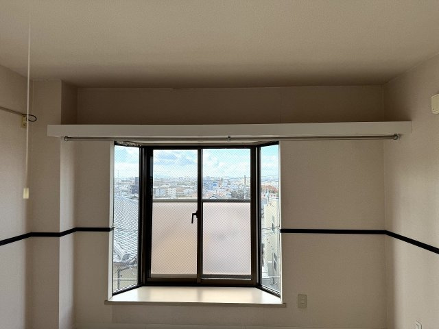 リッチライフ伊川谷の洋室