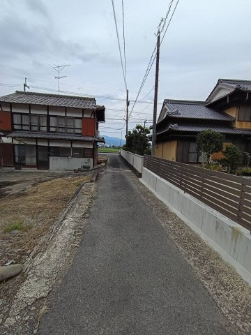 西条市小松町妙口211-1の周辺