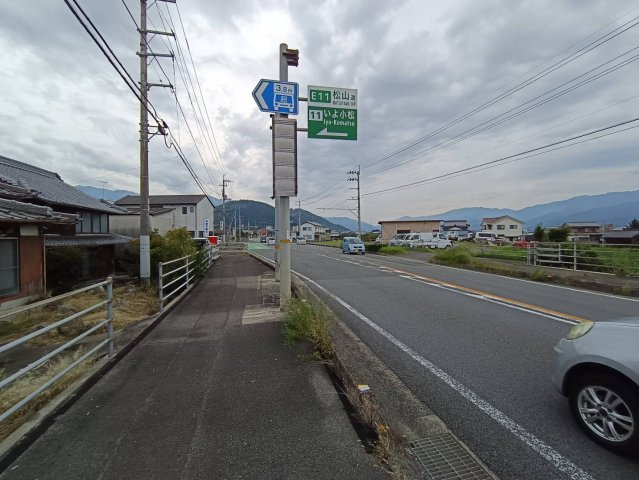 西条市小松町妙口211-1の周辺