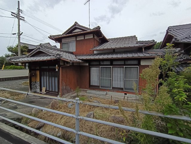 西条市小松町妙口211-1の外観