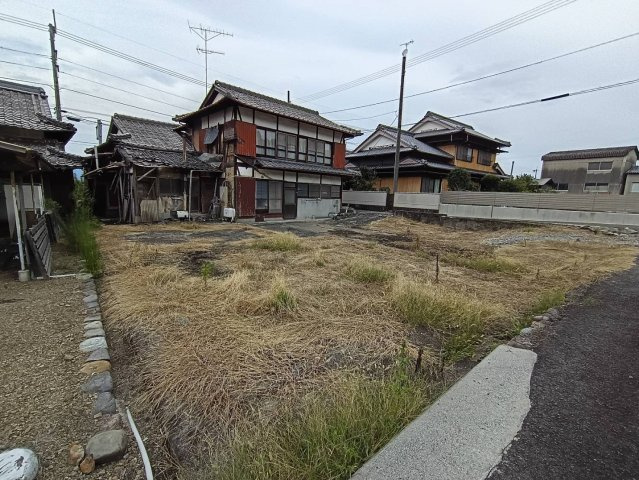 西条市小松町妙口211-1の外観