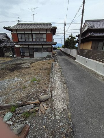 西条市小松町妙口211-1の外観