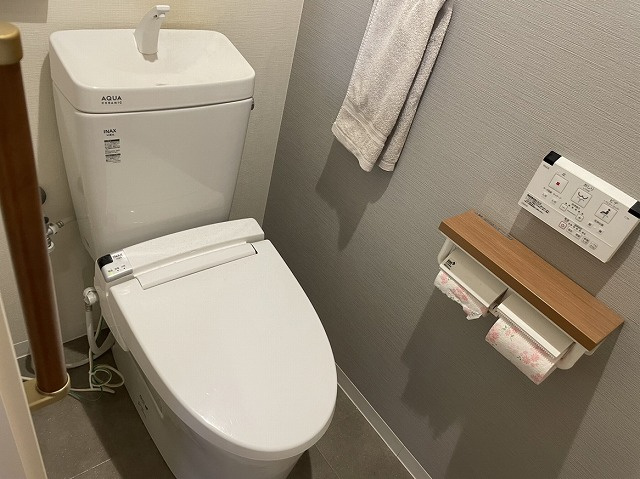 サーパス三津弐番館のトイレ|トイレは暖房便座付！寒い日はほっとします