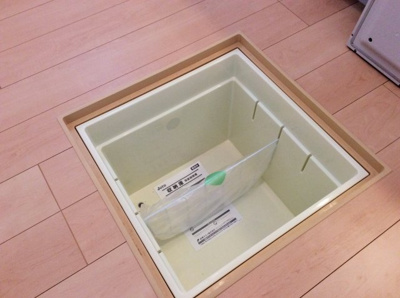 【設備】 | 飯田グループ販売戸数全国7位の現地販売会社です【蓮田市黒浜６１５－２６付近】 | キッチンに床下収納あり。保存食などの保管場所に◎