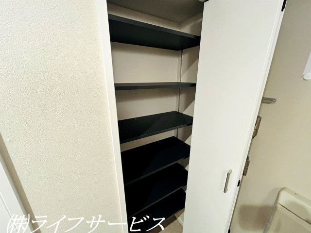 【玄関】 | ユアサハイム新高 | 玄関／天井高のシューズボックス有