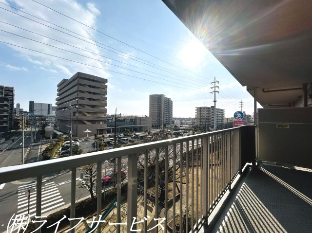 【バルコニー】 | ユアサハイム新高 | バルコニー／引き回しバルコニー広々約２９平米！