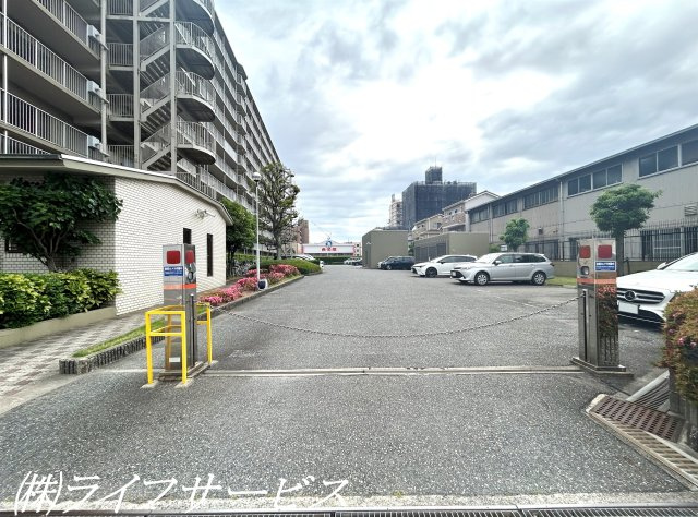 【駐車場】 | ユアサハイム新高 | 敷地内駐車場