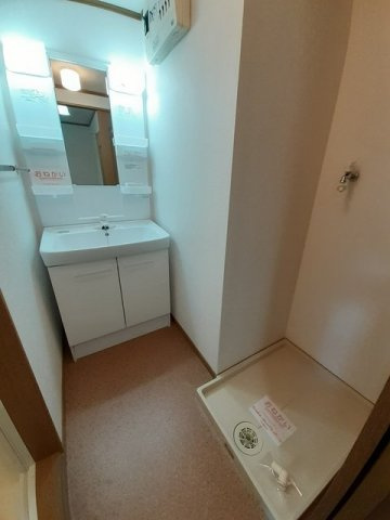 ラフィーネＩＴＯ六番館の洗面所|広い洗面スペースです★