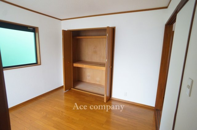 【子供部屋】 | 八尾市刑部4丁目 | 【2階：洋室6.5帖】収納完備です♪