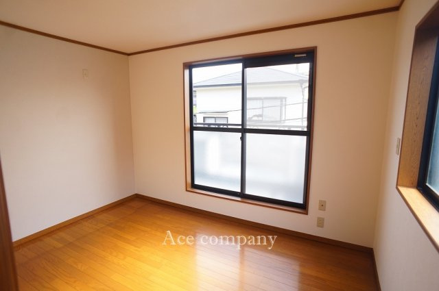 【寝室】 | 八尾市刑部4丁目 | 【2階：東側洋室6帖】独立したお部屋♪バルコニーに面しています☆