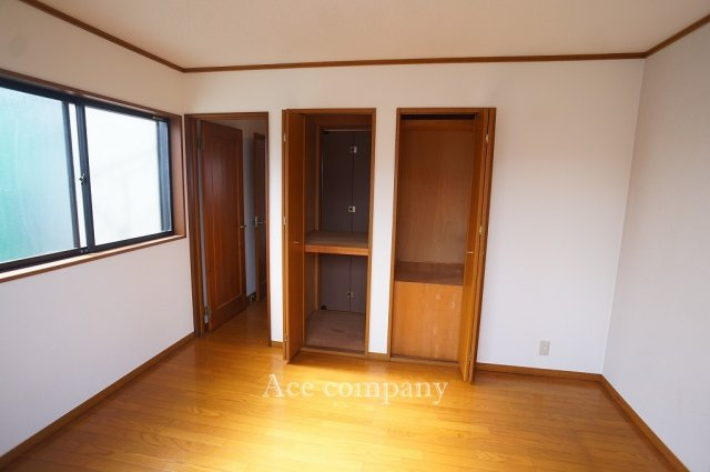 【寝室】 | 八尾市刑部4丁目 | 【2階：東側洋室6帖】収納完備です♪