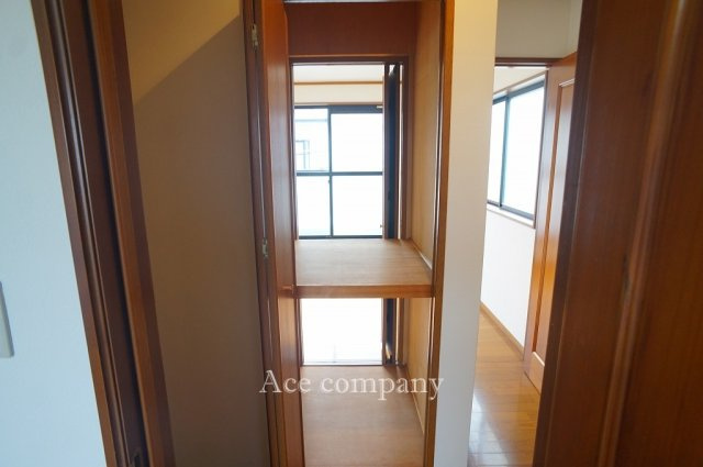 【収納】 | 八尾市刑部4丁目 | 【2階：東側洋室6帖】の収納一部は両面から開閉できます。