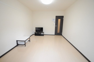 【居間・リビング】 | レオネクスト城戸 | おしゃれな居間です