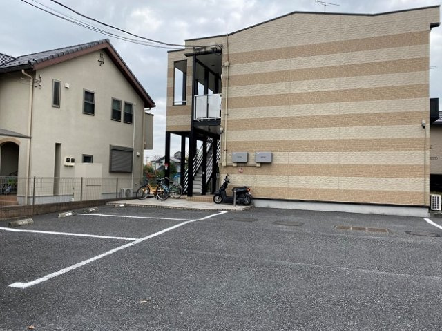 レオパレスＡｃｃｅｓｓの駐車場