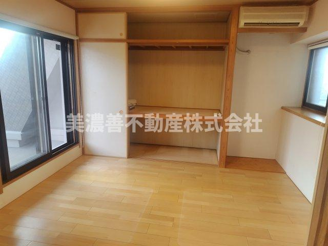 ６５９２６　ファミール長良ケ丘の洋室