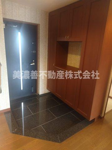 ６５９２６　ファミール長良ケ丘の玄関