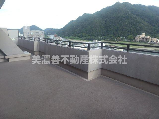 ６５９２６　ファミール長良ケ丘のバルコニー