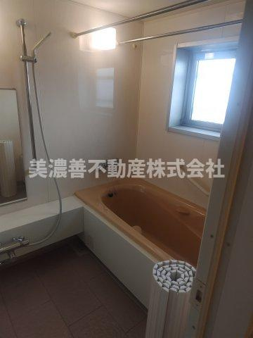 ６５９２６　ファミール長良ケ丘の浴室