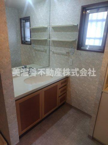 ６５９２６　ファミール長良ケ丘の独立洗面台