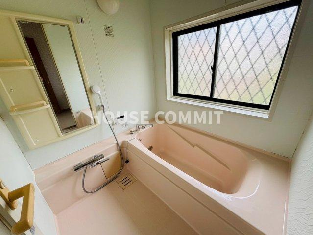 八街市東吉田　中古戸建の浴室