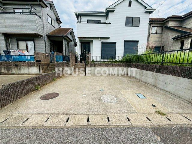 八街市東吉田　中古戸建の駐車場