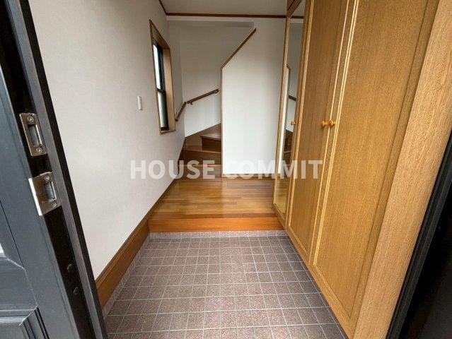 八街市東吉田　中古戸建の玄関