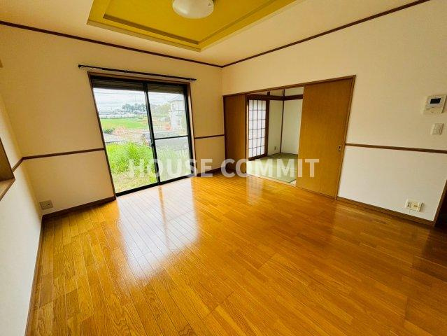 八街市東吉田　中古戸建の居間・リビング