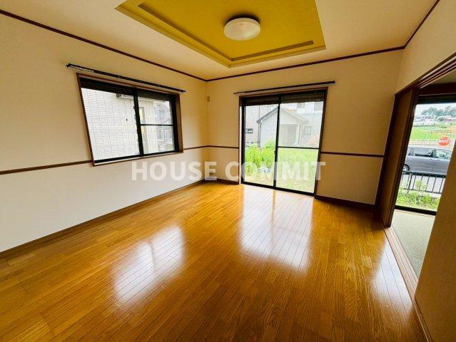 八街市東吉田　中古戸建の居間・リビング