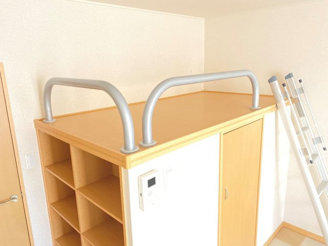 レオパレスルームス北越のその他|居室内備え付けベッド