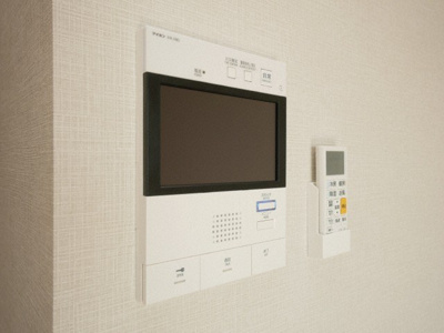 【セキュリティ】 | S-RESIDENCE福島Alovita | モニター付きインターホンです