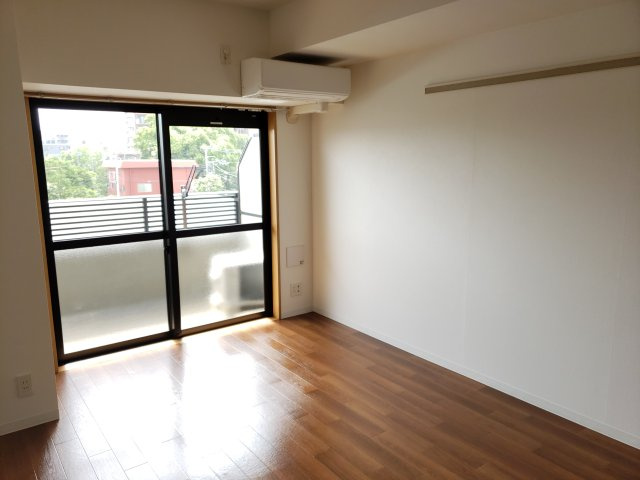 ランドスケイプアーバンストリートの居間・リビング