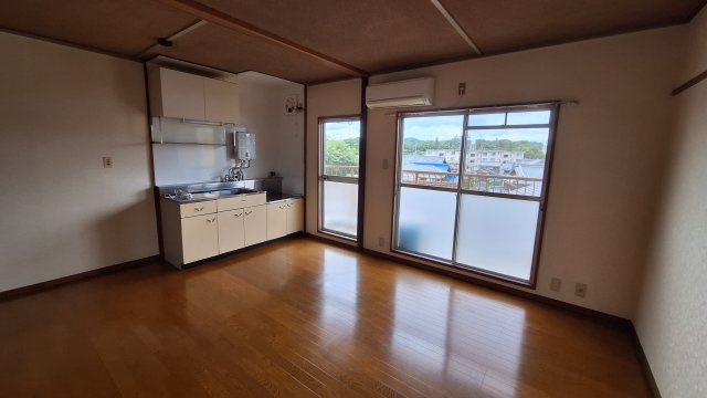 第一辻ハイツの居間・リビング