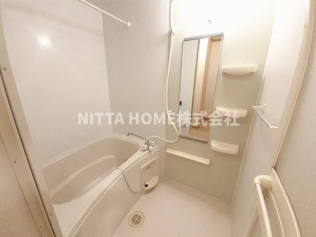 アルコバレーノⅡの浴室|浴室乾燥や追い焚きなどの機能が付いています★