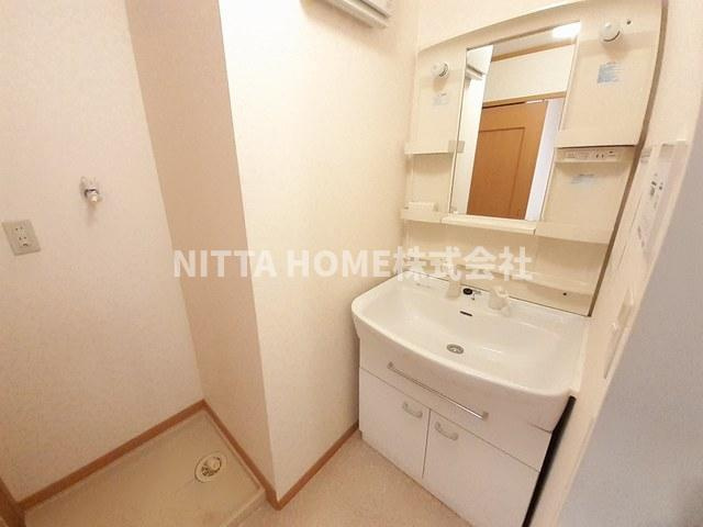 アルコバレーノⅡの洗面所|独立洗髪洗面台になります◇