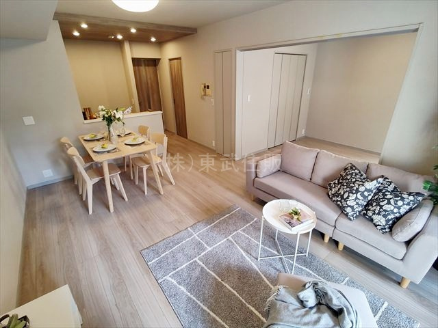 【居間・リビング】の画像