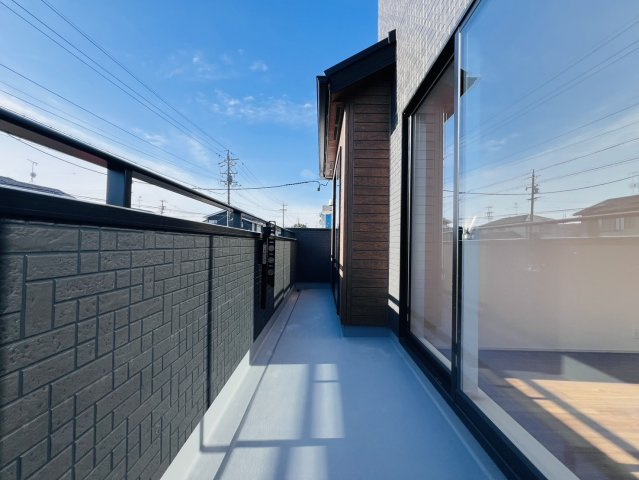 知多市八幡深山口50番60『仲介手数料無料』新築戸建てのバルコニー